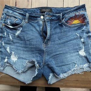 Judy blue shorts
